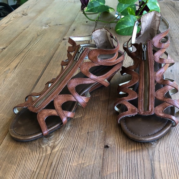 Gladiator sandals - Picture 1 of 3